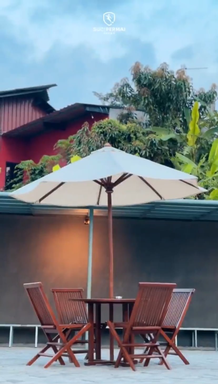 Meja Nongkrong